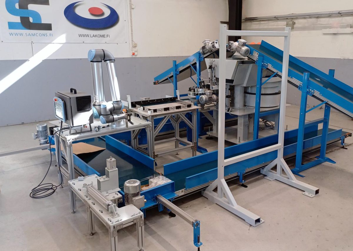 Automated Robotic Packaging Cell Delivered by Lakome